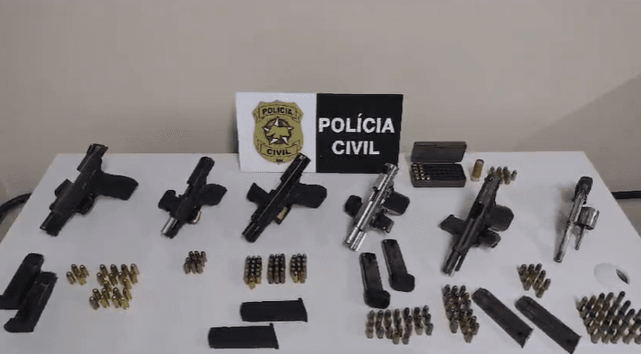 Polícia Civil prende PMs suspeitos de integrarem milícia no RN