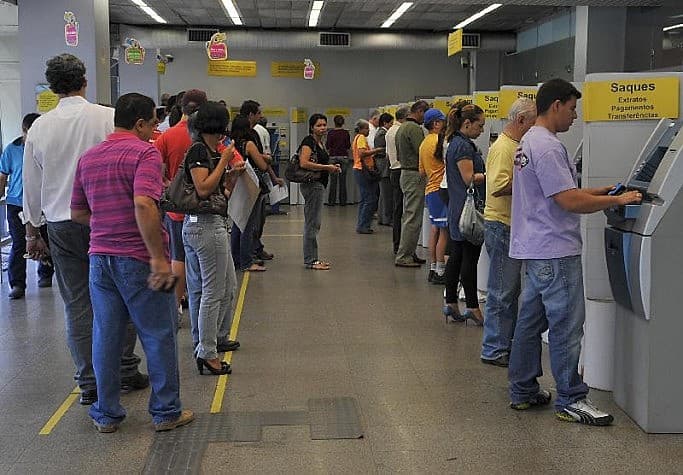 Atendimento presencial em bancos em 2023 encerra nesta quinta-feira