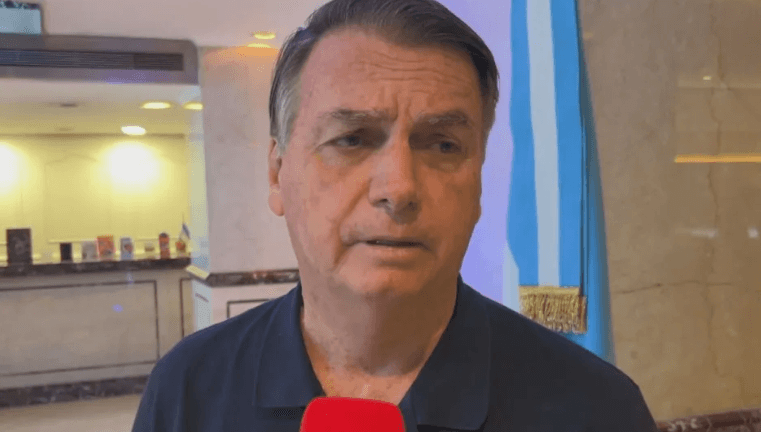 Bolsonaro fala em saia justa entre Lula e Milei, rebate Janja e vê possibilidade de concorrer em 2026