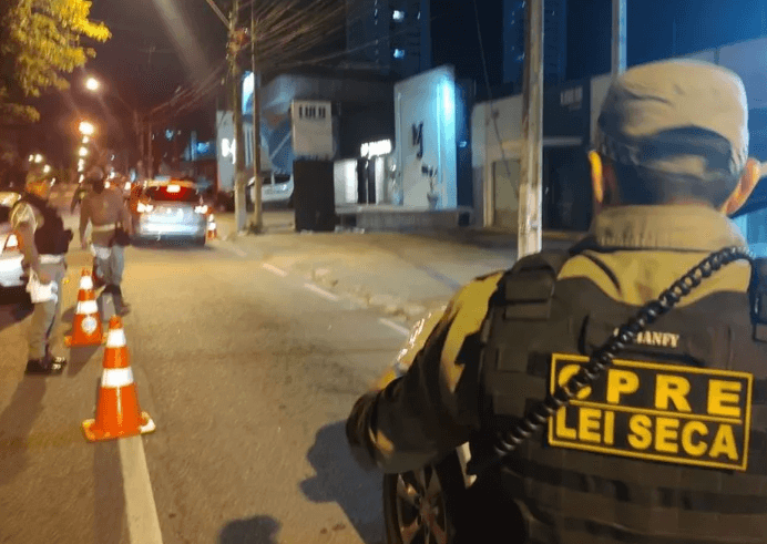 OPERAÇÃO LEI SECA: Dois motoristas embriagados são presos por fugirem na contramão de blitz em Natal