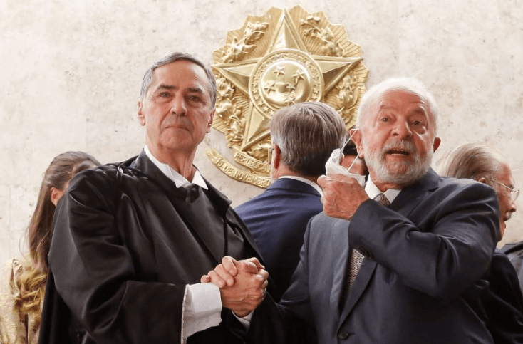 Lula faz confraternização de fim de ano com ministros do STF