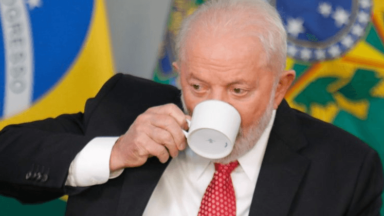 Lula paga R$ 10 bilhões em emendas em 2 dias; Liberação é recorde histórico e dinheiro chega antes de votações importantes