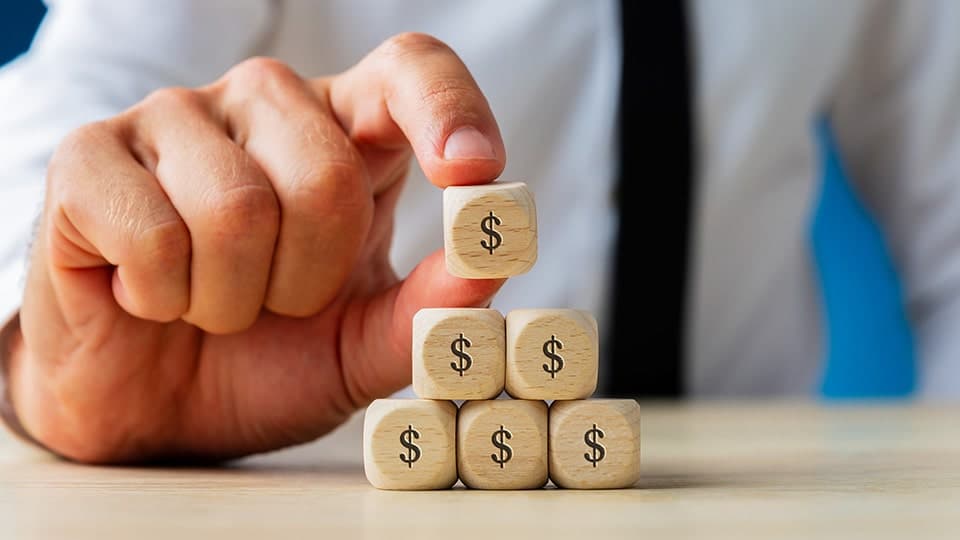 ARTIGO: Pirâmide Financeira — Me Engana que Eu Gosto. Por Marcus Aragão