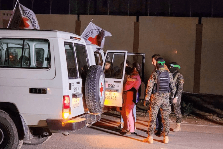ISRAEL x HAMAS: trégua acaba com soltura de 345 reféns e prisioneiros