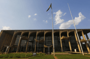 Empresas investigadas pela PF vencem licitação milionária do Ministério da Justiça