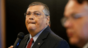 Até 2014, Dino se autodeclarava “branco”; depois, pardo
