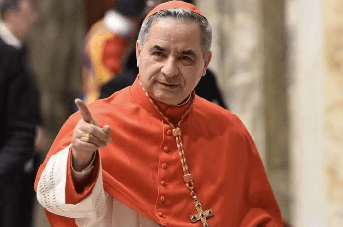Vaticano condena cardeal de alto escalão a 5 anos e meio de prisão por fraude financeira