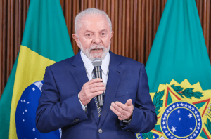 Lula adia exigência de vistos para turistas de EUA, Canadá e Austrália