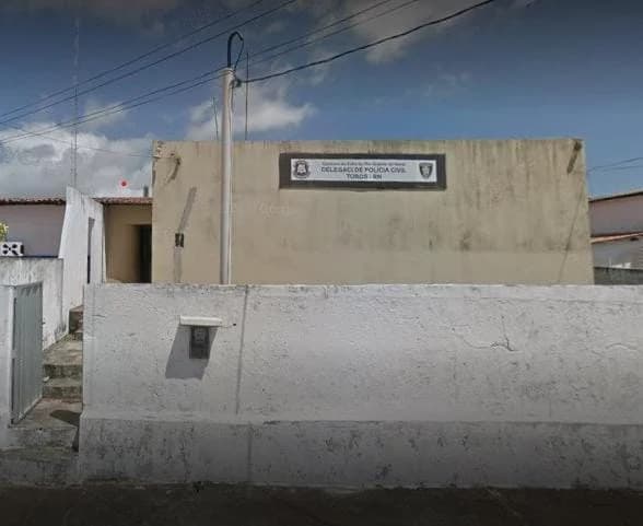 Suspeito de matar adolescente de 15 anos que defendia pai em briga no RN se apresenta à polícia e fica em silêncio