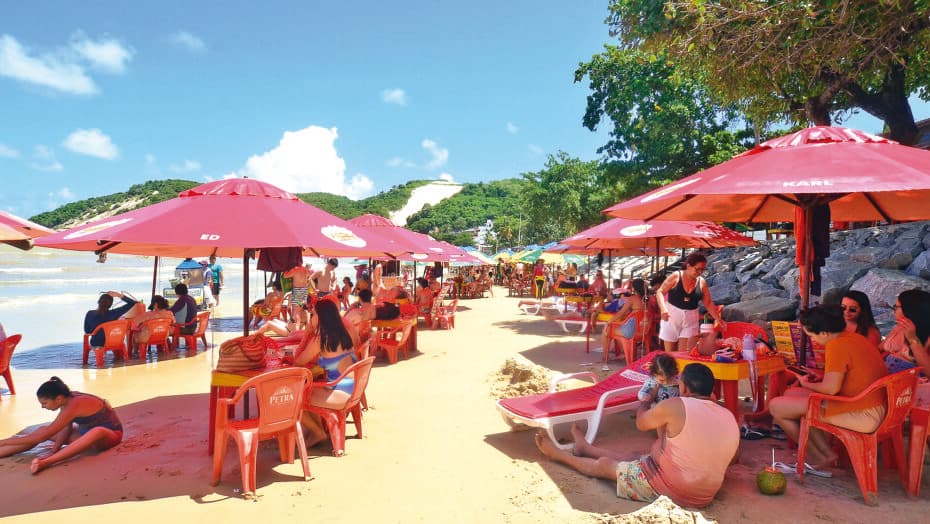 “Falta infraestrutura na praia”: Turistas elogiam Natal, mas sentem falta de organização em Ponta Negra