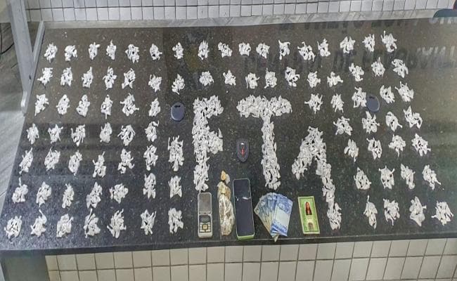 Mulher é presa com mais de mil papelotes de cocaína no Passo da Pátria