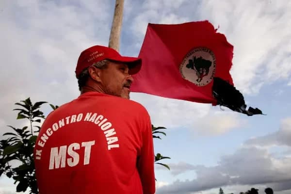 Comissão aprovou projeto em 2023 que põe MST como grupo terrorista