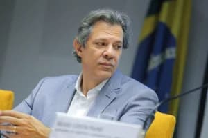 Bancada evangélica pedirá convocação de Haddad no plenário da Câmara