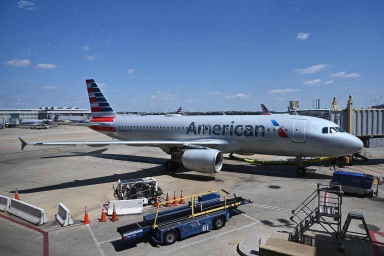 Decolagem de avião é interrompida após passageiro peidar excessivamente, nos EUA