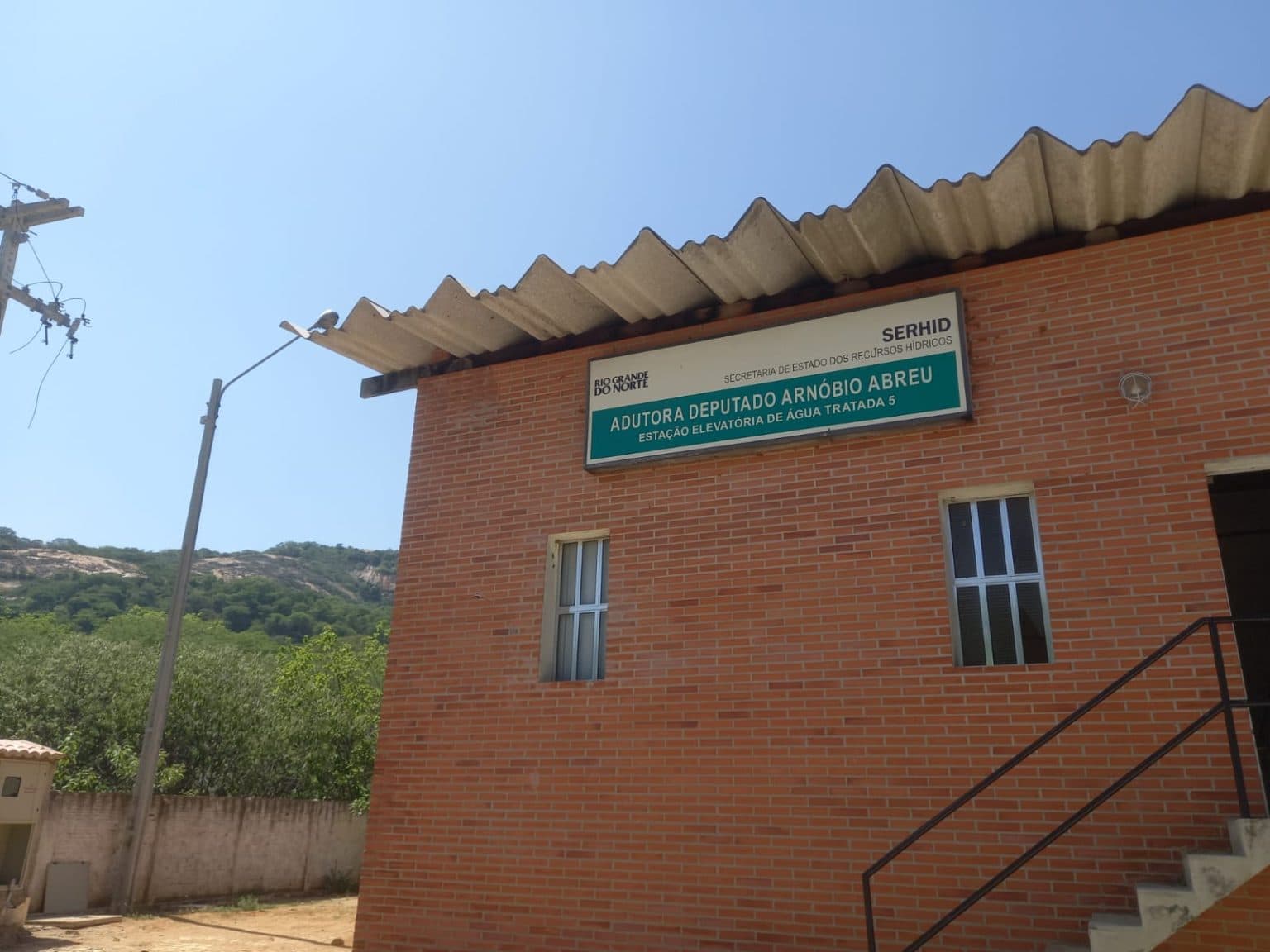 Servidor da Caern é trancado e criminosos furtam estação no interior do RN