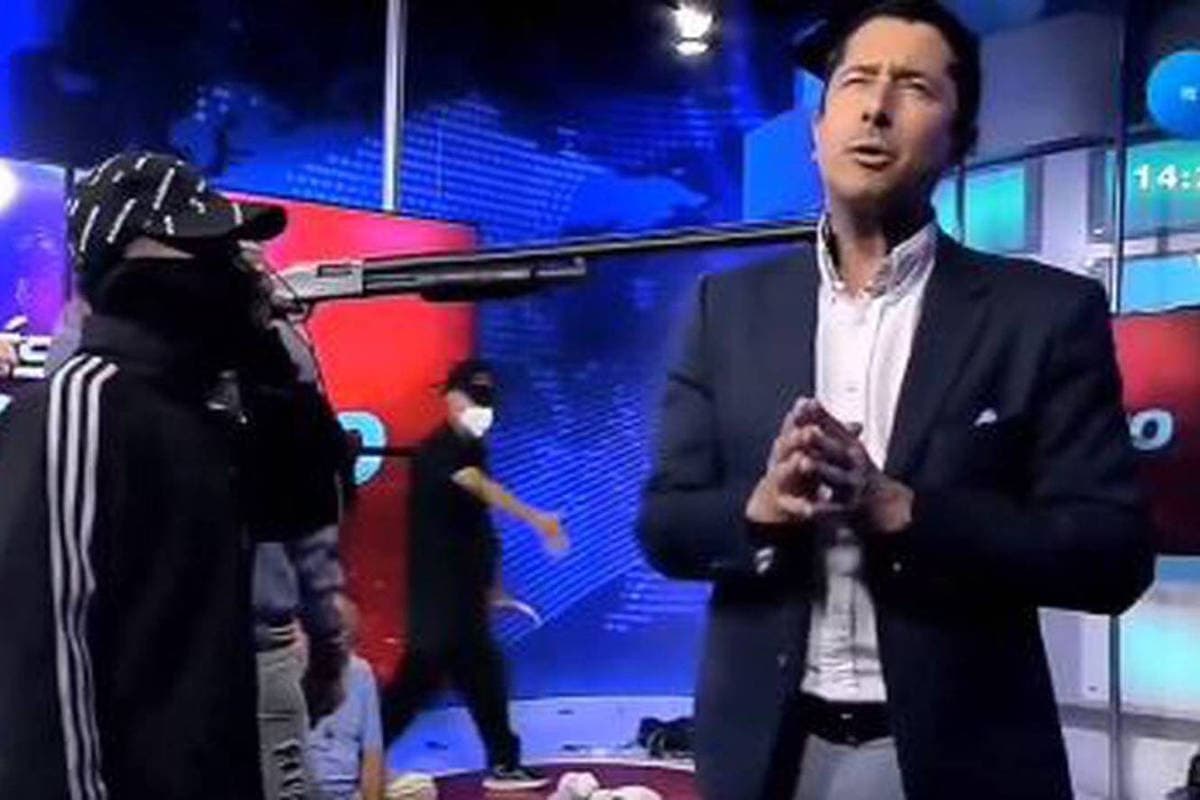 Promotor que investigava ataque a canal de TV no Equador é assassinado