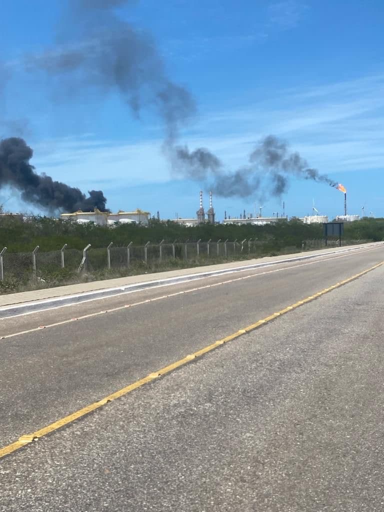 VÍDEO: Incêndio atinge a Refinaria Clara Camarão, em Guamaré