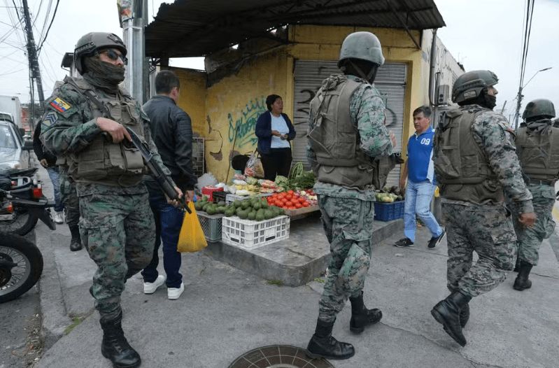 Presidente do Equador declara ‘conflito armado interno' e põe Exército contra facções criminosas após onda de violência; país tem toque de recolher