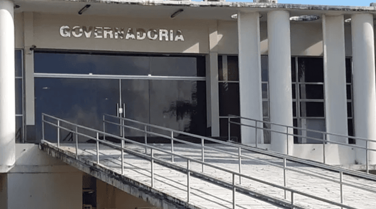 Governo recorre contra decisão do TCE que fixa data para aposentadorias de servidores contratados sem concurso no RN