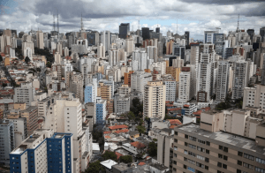 Preço do aluguel residencial sobe 16% em 2023, três vezes mais que a inflação, mostra FipeZap