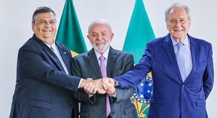 Lewandowski visita Ministério da Justiça pela primeira vez e dá início a processo de transição com Dino
