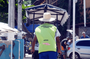 Semurb regulariza trabalho de 613 ambulantes da praia de Ponta Negra