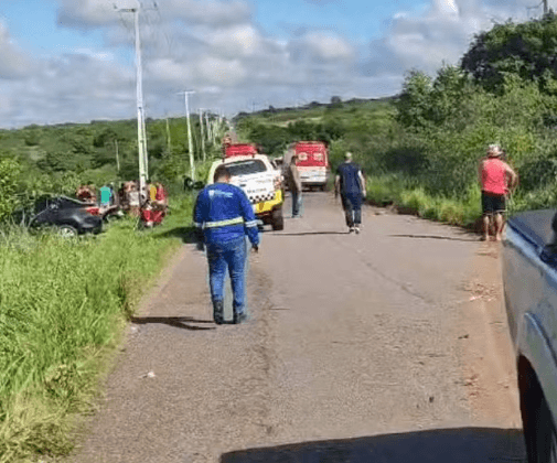 Motociclista e passageira morrem em colisão com caminhonete na RN-120