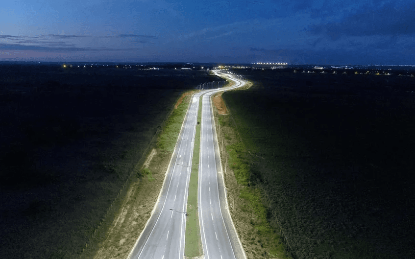 Menos de 15 dias após mudança feita pelo Dnit, trecho que liga BR-304 ao Aeroporto de Natal volta a ter semáforo; entenda
