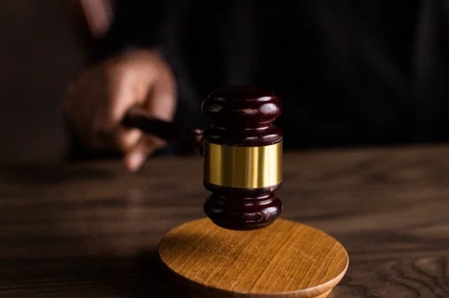 Empresa de telefonia faz cobrança irregular a menor de idade no RN e deverá pagar indenização
