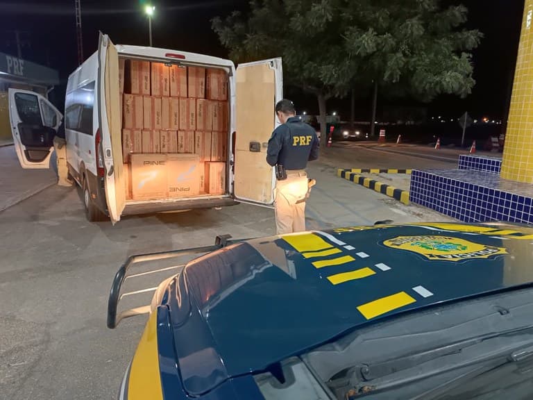 PRF apreende, no RN, carga de cigarros contrabandeados avaliada em R$ 245 mil