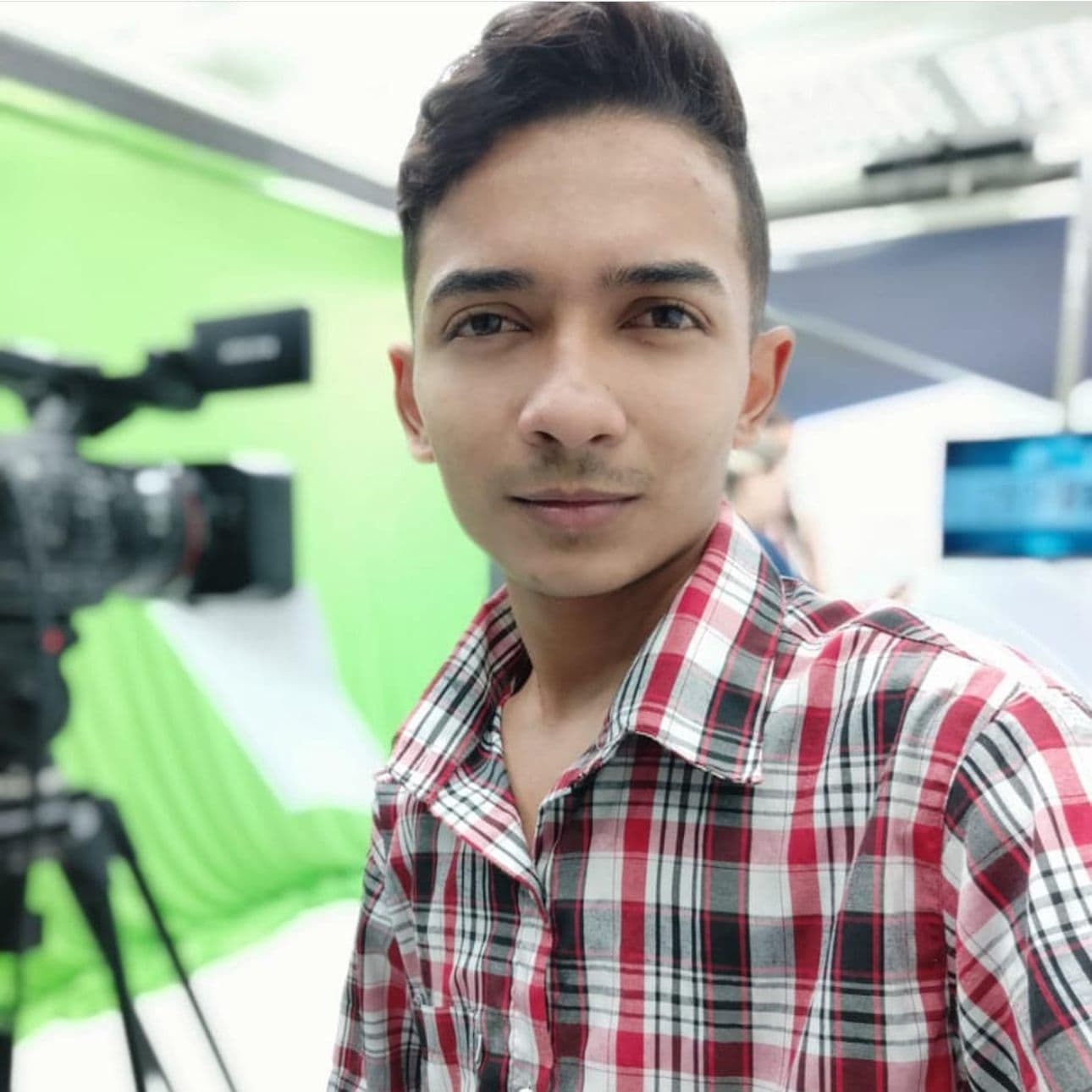 Apresentador de 24 anos morre após ser baleado na cabeça em Mossoró
