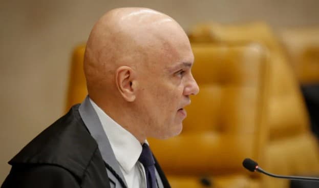 Moraes nega adiamento de depoimento de Bolsonaro e dá acesso a provas da investigação, com exceção da delação de Cid