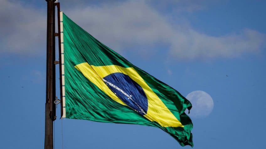 Investimento direto no país cai 17% em 2023.