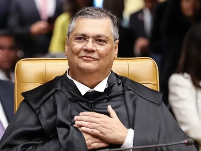 Dino estreia no STF com voto em defesa de vínculo de emprego entre motoristas e aplicativos