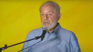 Pedido de impeachment de Lula soma 320 mil assinaturas em cinco dias