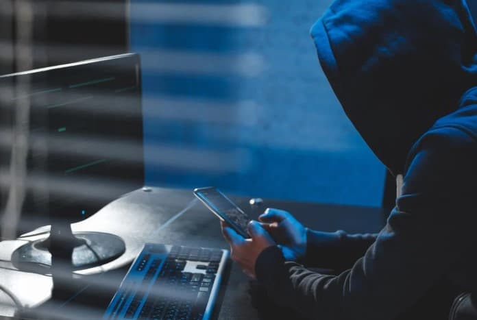 ‘DEEPFAKE': Golpistas usam Inteligência Artificial e criam reunião falsa com diretor financeiro de multinacional, que transfere R$ 129 milhões a criminosos