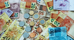 Salário mínimo de R$ 1.412 começa a ser pago hoje; ajuste impacta aposentadoria e seguros