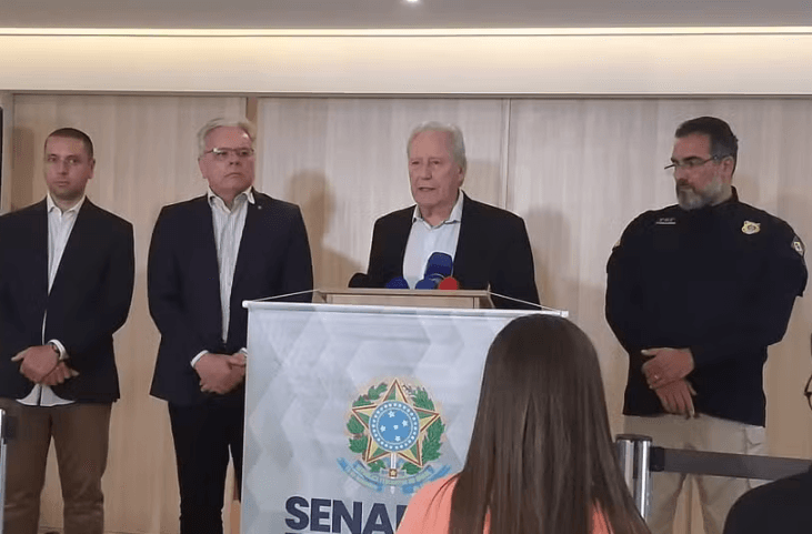 Lewandowski diz que não há prazo para captura de fugitivos e que ainda não é possível afirmar que houve conivência na fuga