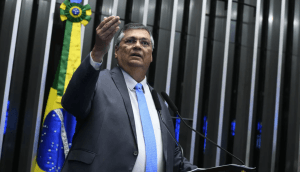 Dino toma posse hoje no STF, que volta a ter 11 ministros