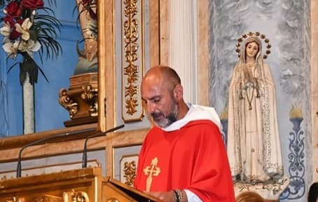 APENAS: Padre é preso acusado de vender Viagra para ‘festas sexuais' entre homens