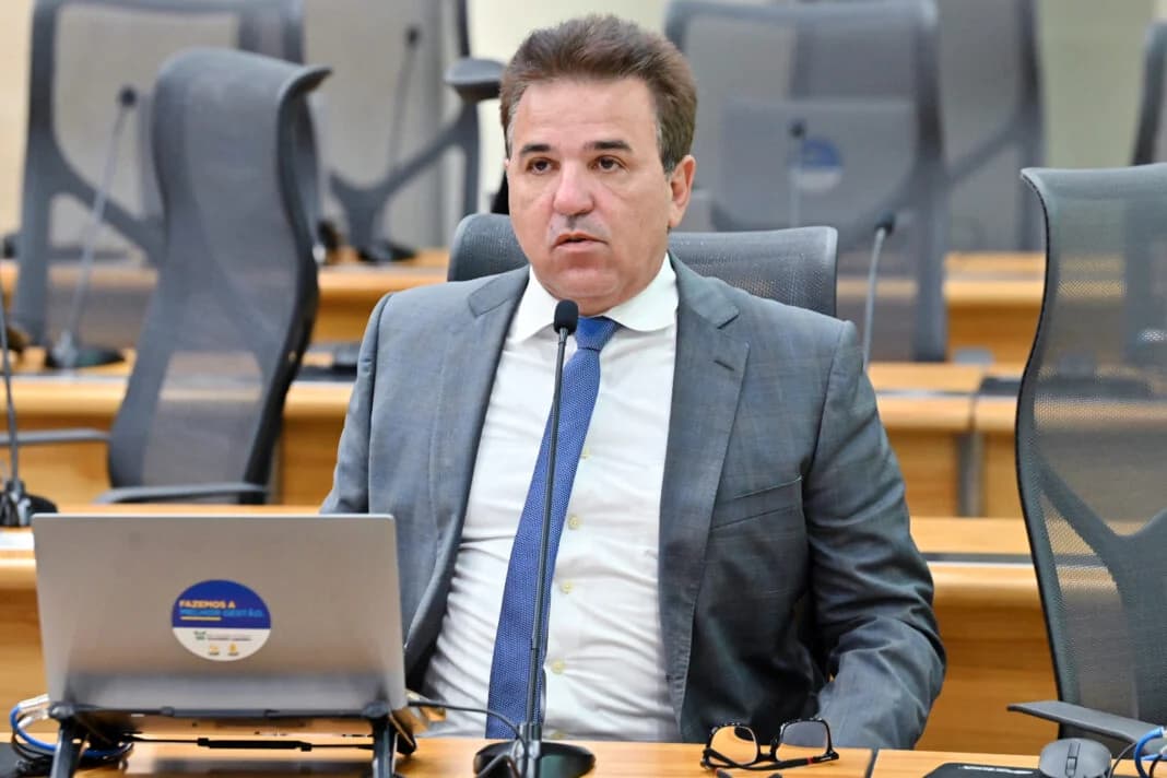 Luiz Eduardo desiste da pré-candidatura a prefeito