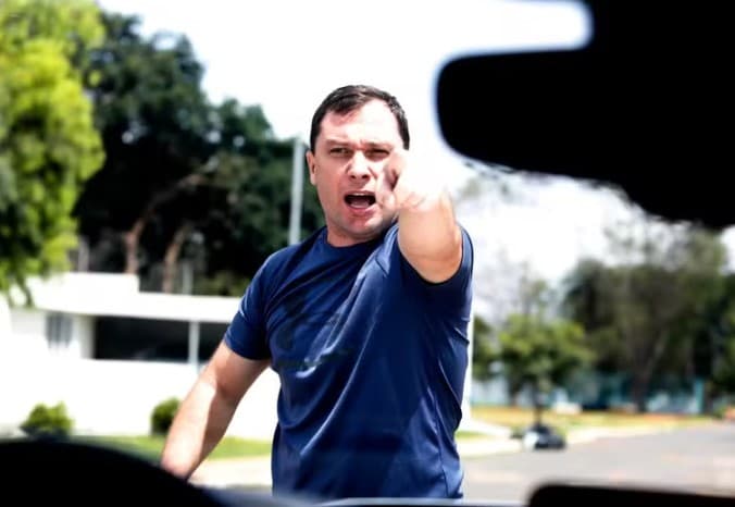 PF busca identificar destinatário de áudios de Cid e reúne indícios de que gravações foram enviadas por WhatsApp
