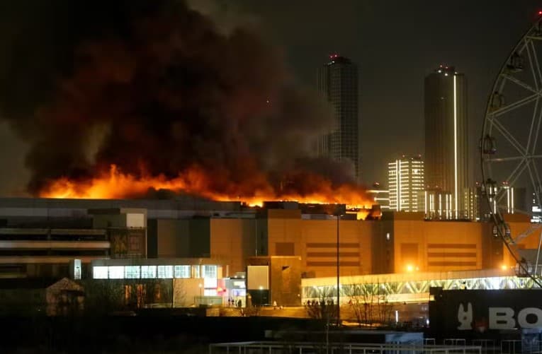 Estado Islâmico assume autoria de ataque em casa de shows que deixou mais de 60 mortos na Rússia