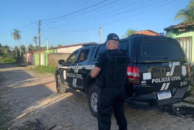 Casal é preso em Natal por sequestrar, estuprar e manter uma adolescente em cárcere privado