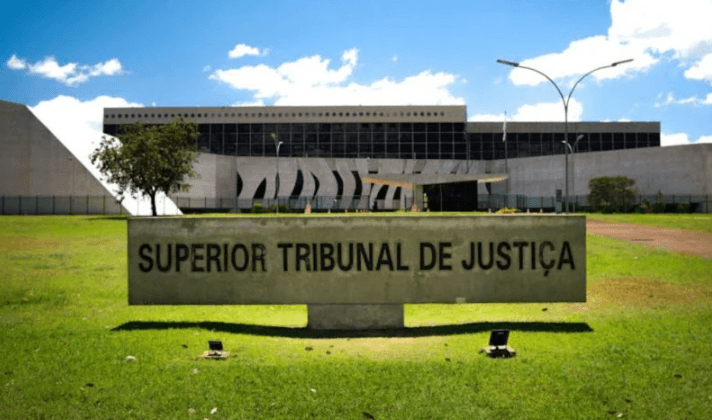STJ não vê estupro em relação de homem de 20 anos com menina de 12 anos que engravidou
