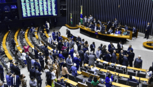 Após acordo sobre carga horária, Câmara aprova texto-base do Novo Ensino Médio