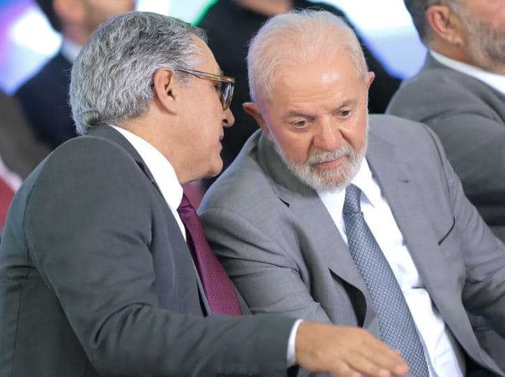 Lula convoca líderes e ministros para reunião de emergência nesta sexta e deve decidir como e quando vai receber Lira
