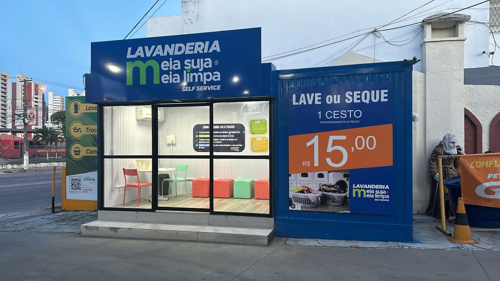 A lavanderia Meia suja Meia Limpa está de portas abertas todos os dias