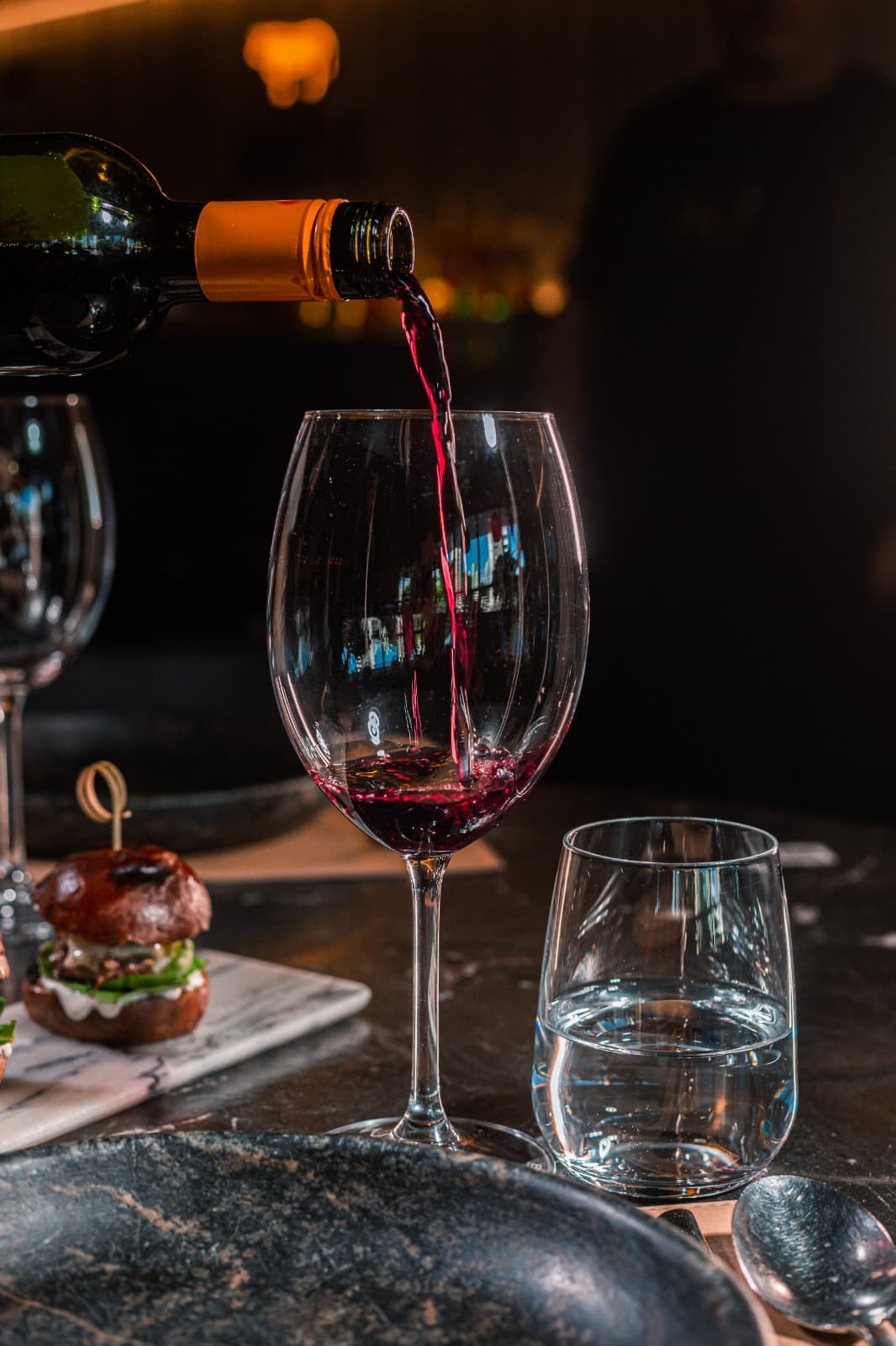 Marechal Steakhouse realiza evento para apreciadores de vinhos, em celebração ao dia mundial da Uva Malbec, no dia 17