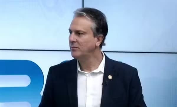 Mais de 60 mil alunos potiguares estão inscritos no programa Pé-de-Meia, diz ministro da Educação